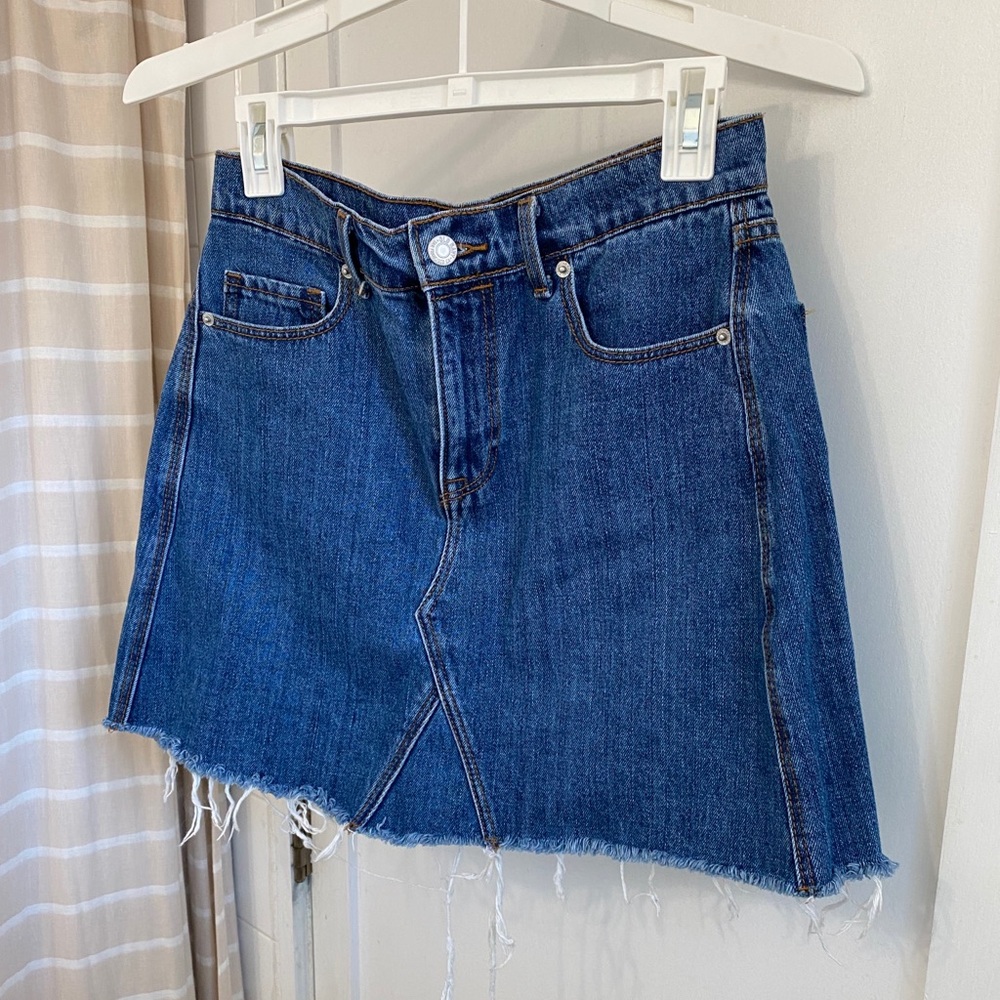 Old Navy jean skirt with fringe size 6